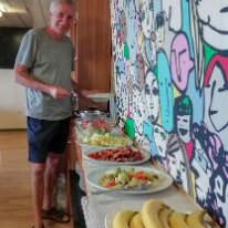 IMG_20180805_121258 05/08/2018 - Notre buffet pour les trois repas quotidiens. Le bateau n'ayant que deux passgers on ne risquera pas de mourir de faim ! A quick look at our buffet...